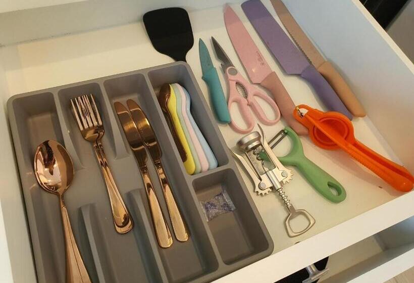 Lux In Love With Wifi N Toproof Pool @ Wonnapa Bangsaen