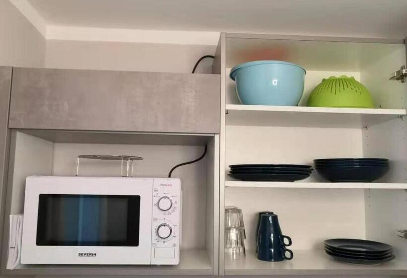 Motel Q Das Kleine Stadt