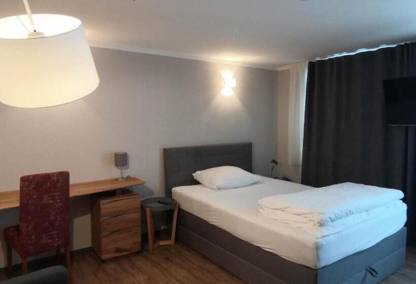 Motel Q Das Kleine Stadt