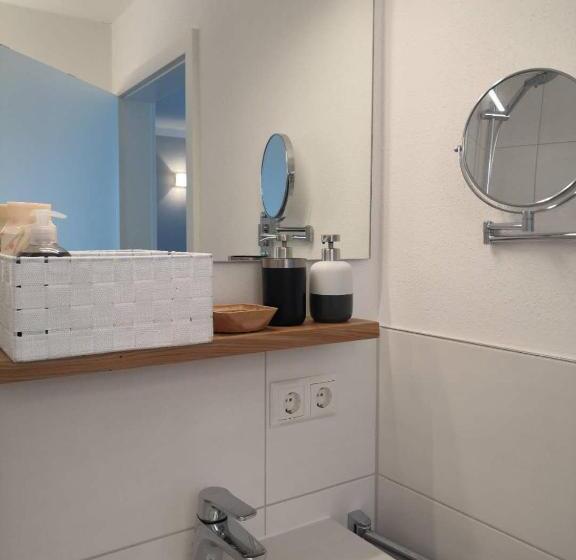 Motel Q Das Kleine Stadt