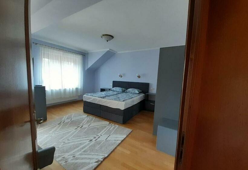 Pensione Alexia Rooms