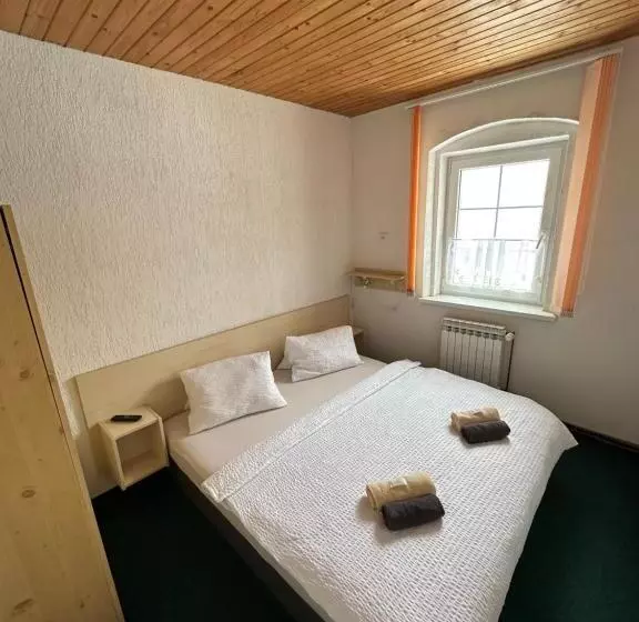 Majatalo Penzion Erika