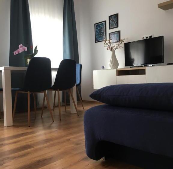 بنسيون Petőfi Vendégház