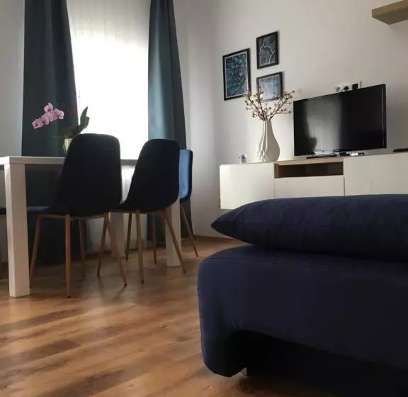 ペンション Petőfi Vendégház