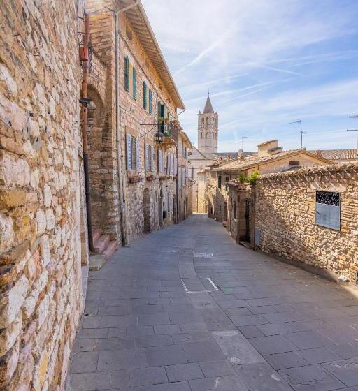 بنسيون Terrazza Santa Chiara