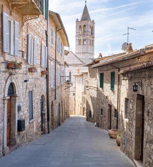 بنسيون Terrazza Santa Chiara