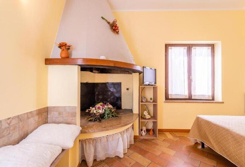 بنسيون Terrazza Santa Chiara