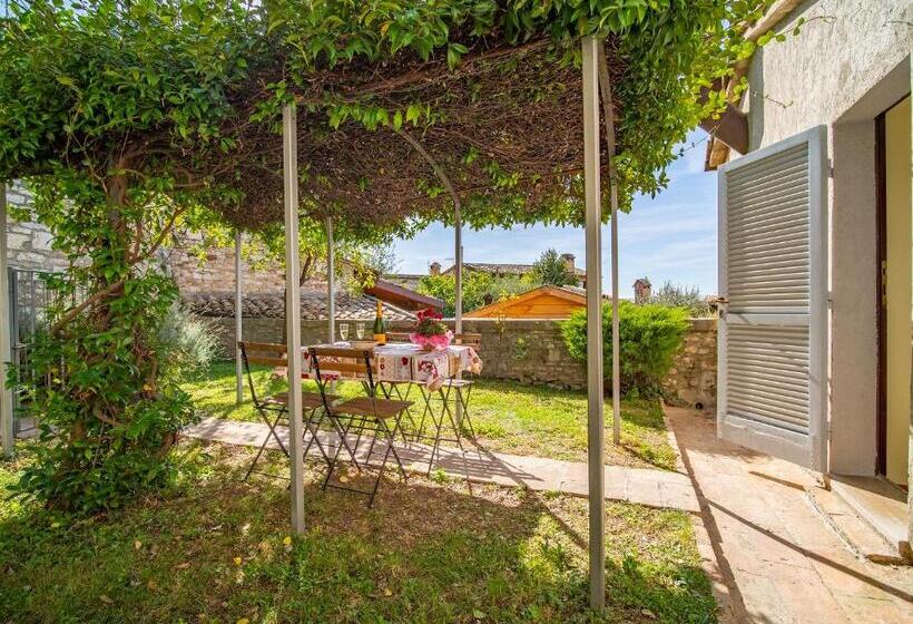 بنسيون Terrazza Santa Chiara