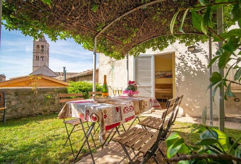 بنسيون Terrazza Santa Chiara