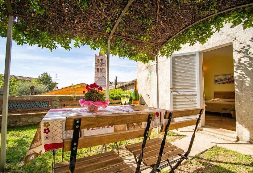 بنسيون Terrazza Santa Chiara