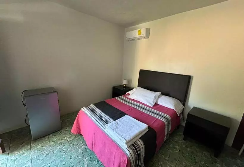 پانسیون The Florenthina S House