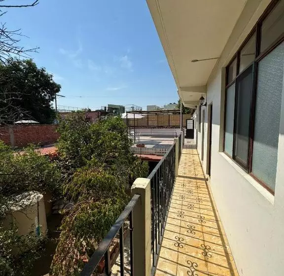 پانسیون The Florenthina S House