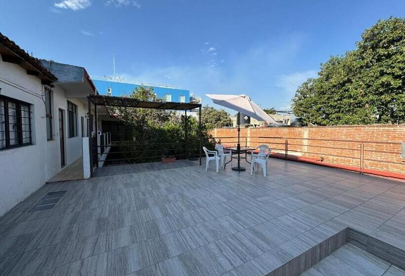 پانسیون The Florenthina S House