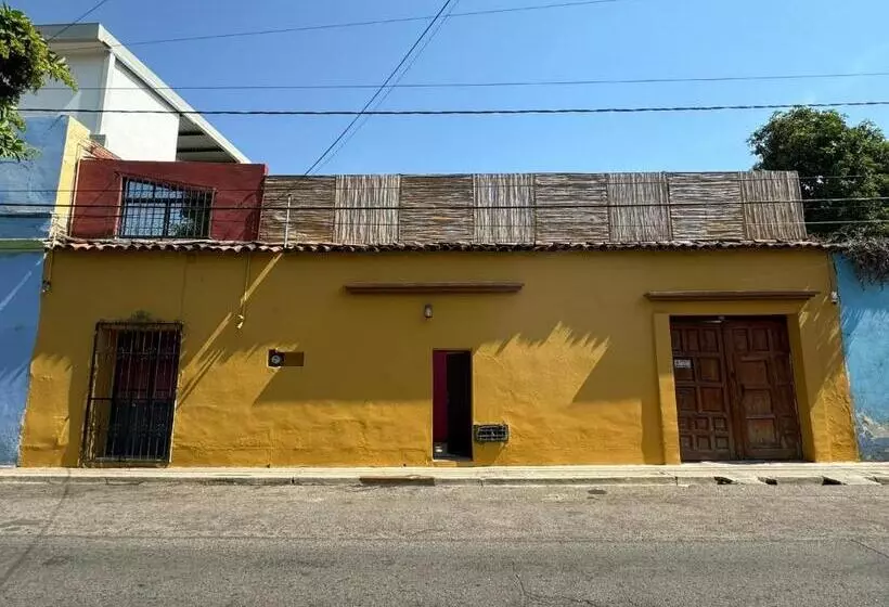 پانسیون The Florenthina S House