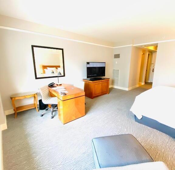 Private Condo Hotel At Four Seasons Brickell