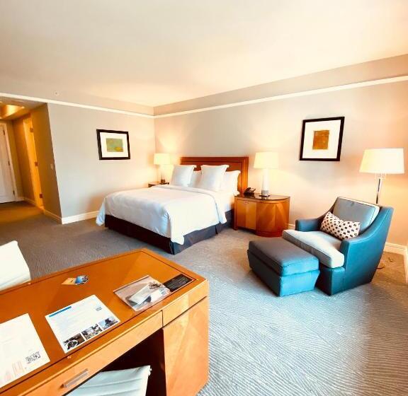 Private Condo Hotel At Four Seasons Brickell