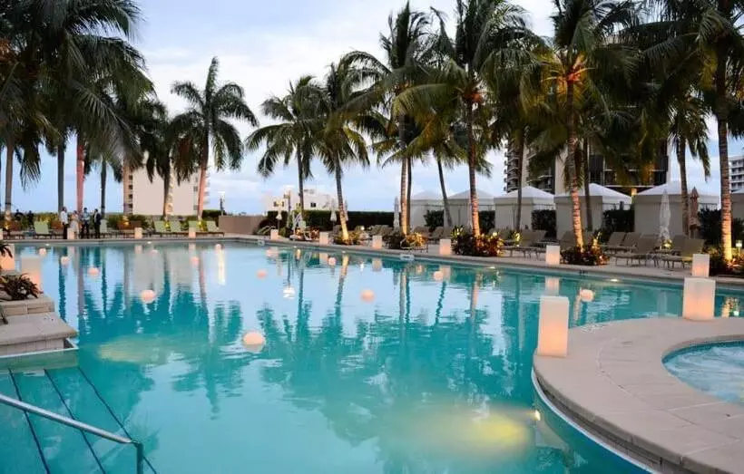 Private Condo Hotel At Four Seasons Brickell