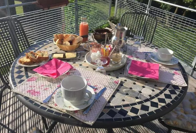 Aamiaismajoitus (B&B) Coté Puy De Dôme