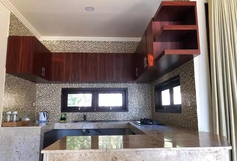 Lombok Sunset Bay Resort