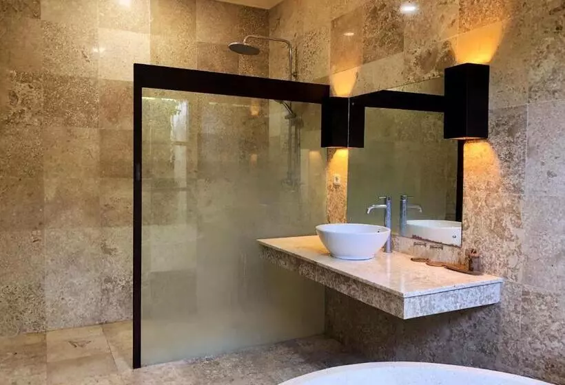 Lombok Sunset Bay Resort