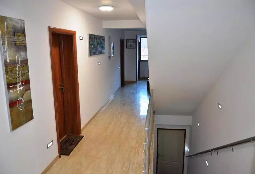 Majatalo Casa Tibi   Sinaia