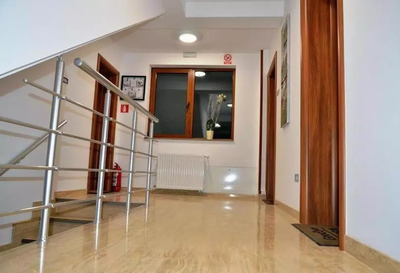 Majatalo Casa Tibi   Sinaia