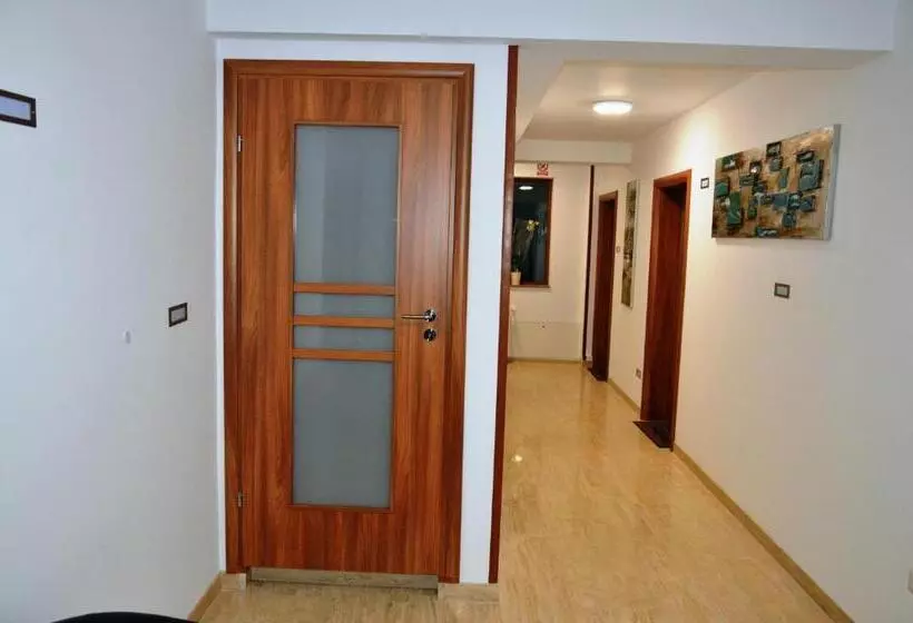 Majatalo Casa Tibi   Sinaia