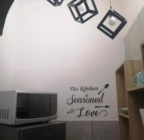 Majatalo Roxy S Rest Guest House