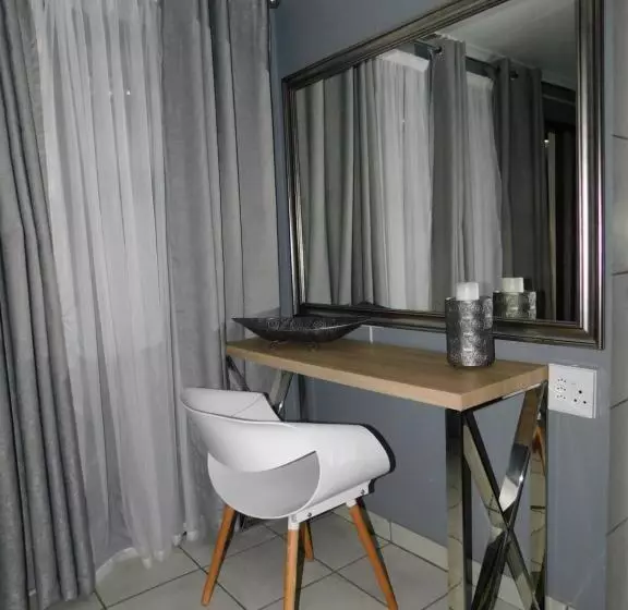 Majatalo Roxy S Rest Guest House