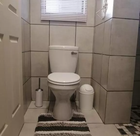 Majatalo Roxy S Rest Guest House