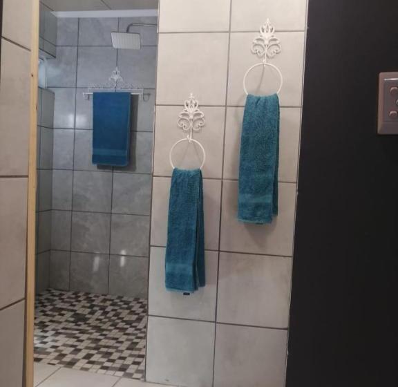 Пансион Roxy S Rest Guest House