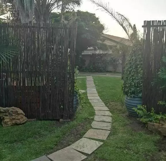 Majatalo Roxy S Rest Guest House