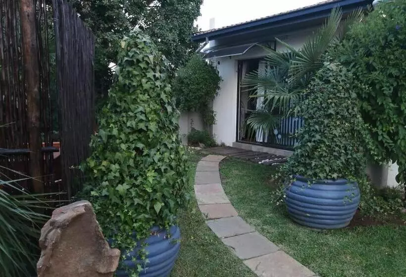 Majatalo Roxy S Rest Guest House