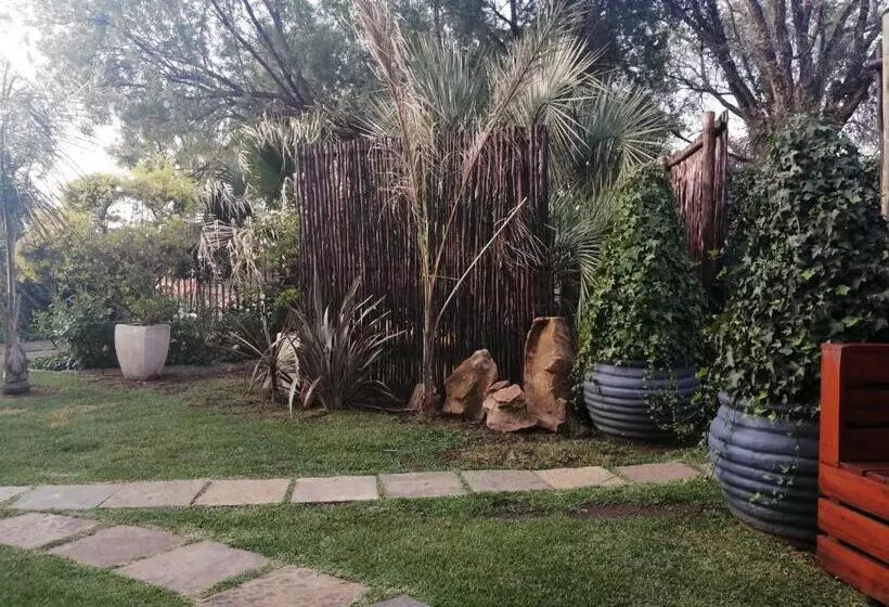 Majatalo Roxy S Rest Guest House