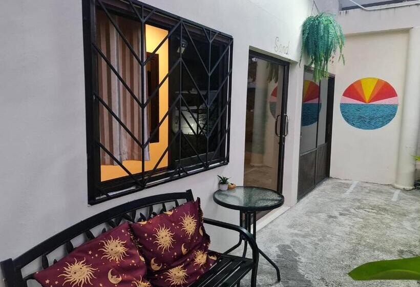 펜션 Sun & Sea Nai Yang Phuket