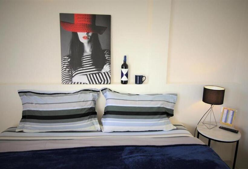 펜션 Sun & Sea Nai Yang Phuket