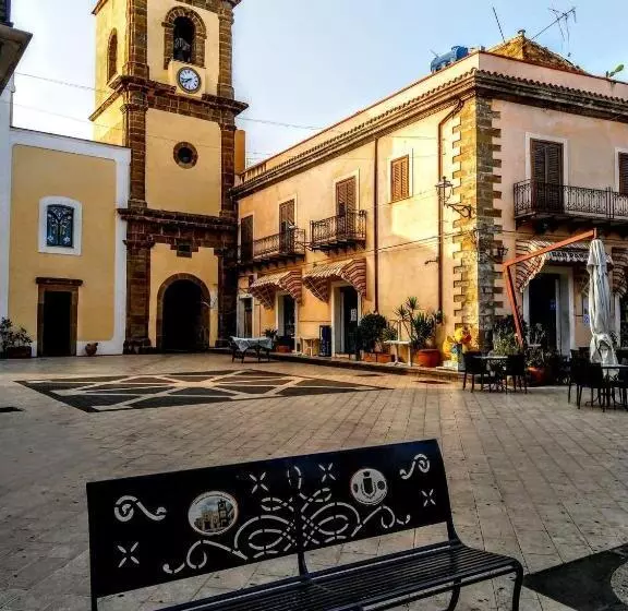 The Palace B&b And Apartments