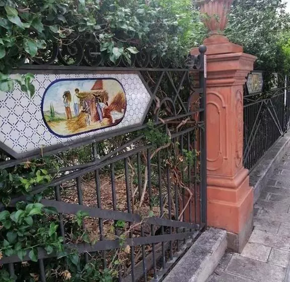 The Palace B&b And Apartments