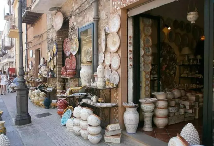 The Palace B&b And Apartments