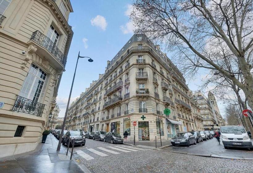 Bed & Breakfast Eiffel Tower View Residence