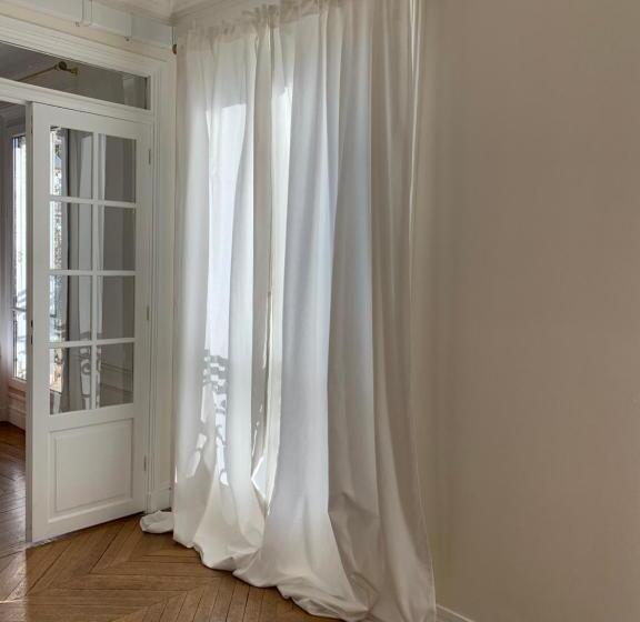 Bed & Breakfast Eiffel Tower View Residence