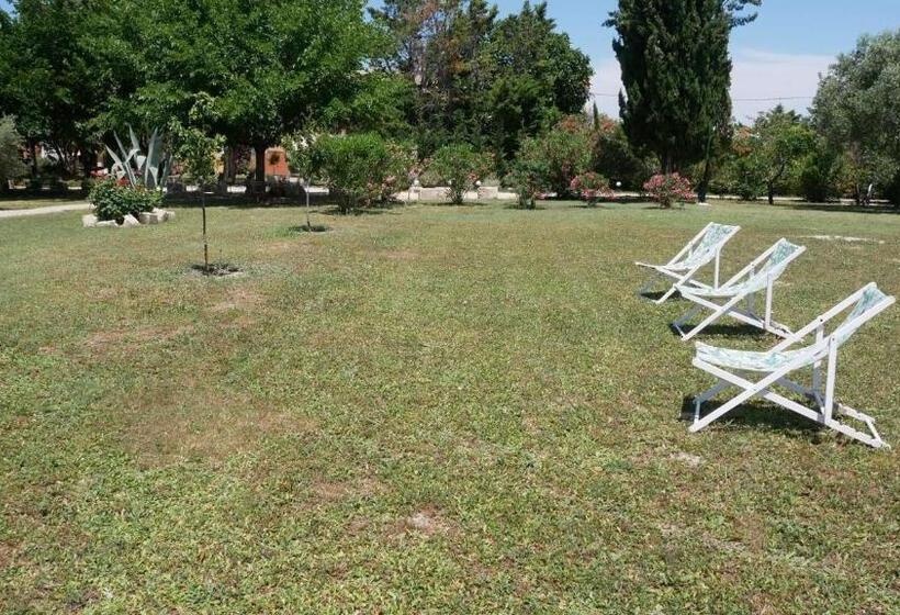 צימר Mas Maurane Roulotte Avec Spa Privé Aux Portes D Arles