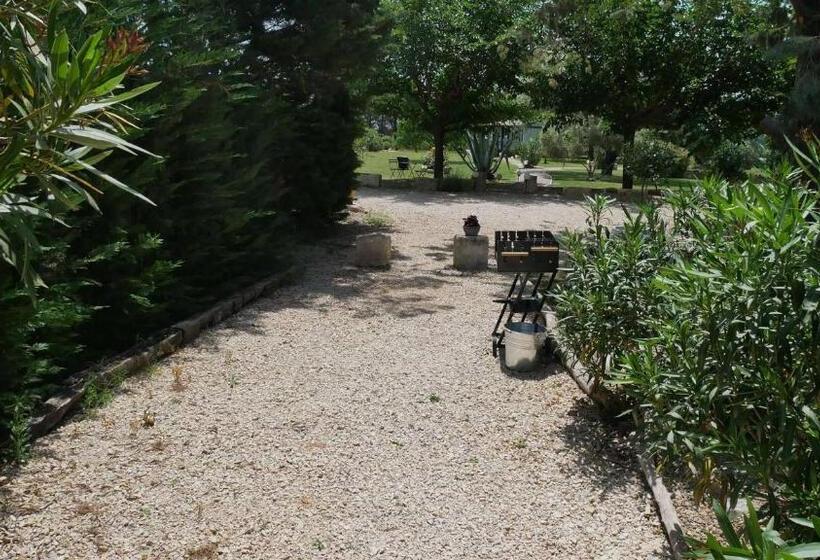 צימר Mas Maurane Roulotte Avec Spa Privé Aux Portes D Arles