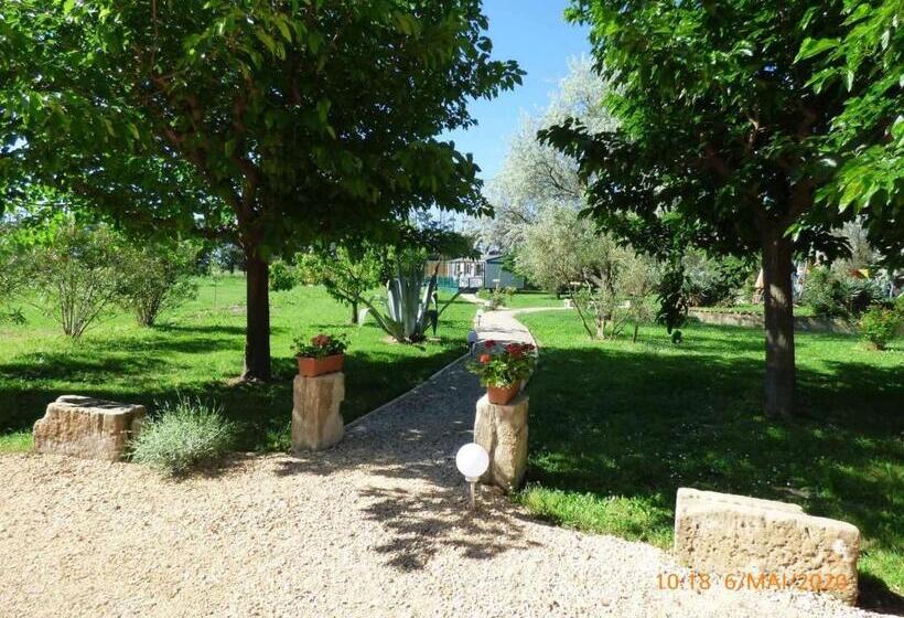 צימר Mas Maurane Roulotte Avec Spa Privé Aux Portes D Arles