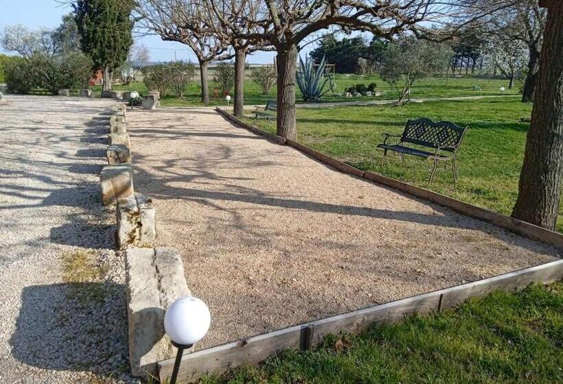 צימר Mas Maurane Roulotte Avec Spa Privé Aux Portes D Arles