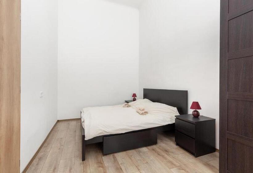 D78 Dohány Apartment