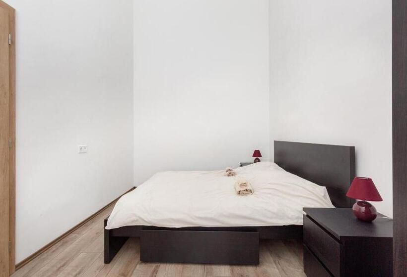 D78 Dohány Apartment