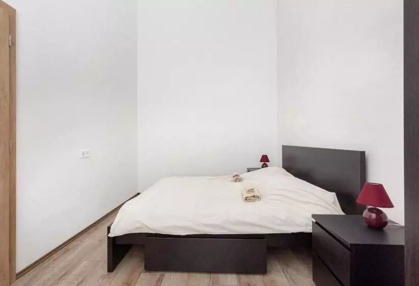 D78 Dohány Apartment