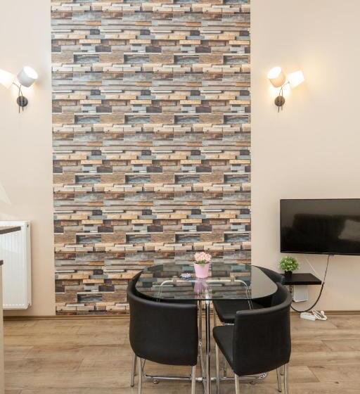 D78 Dohány Apartment