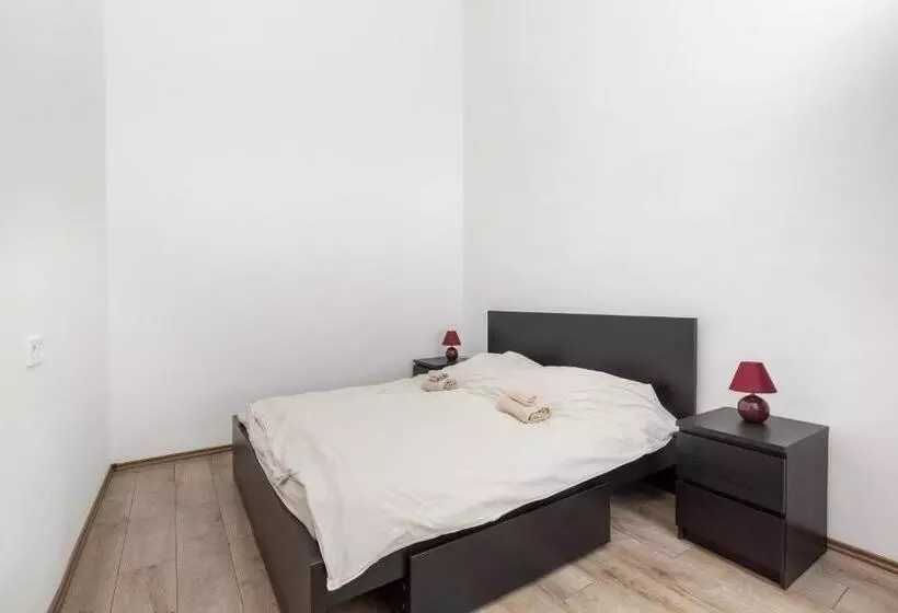 D78 Dohány Apartment